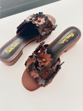 & Other Stories Brown Floral Appliqué Slide Mules